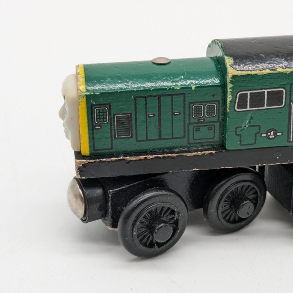 Thomas & Friends Wooden Railway Train Engine Derek - Picture 16 of 16